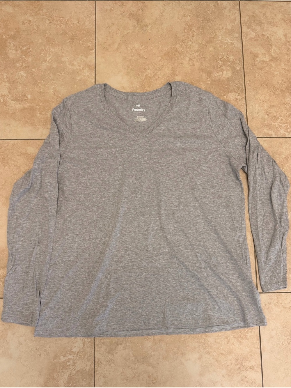 Women’s Fanatics V-neck long sleeve